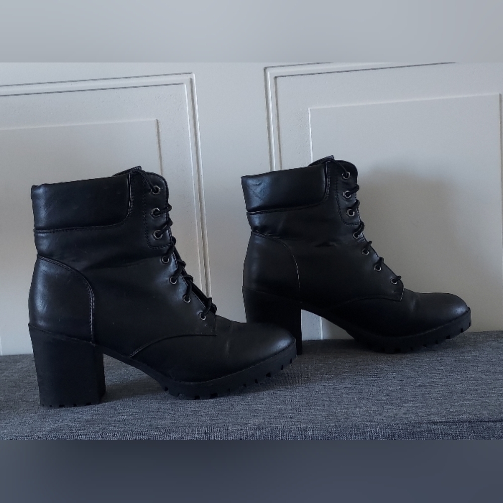 SM New York 🖤 Ankle Boots